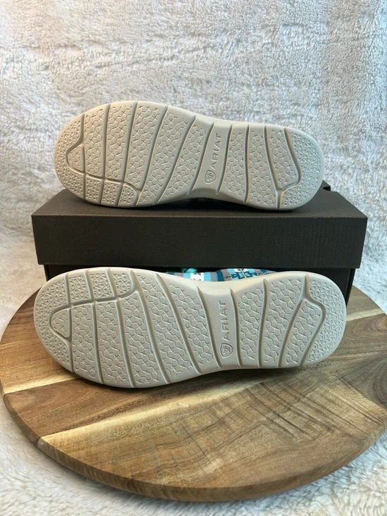 BRAND NEW Ariat Women's Hilo Shoe 10061343 | Corral Western Wear Size 7.5B - Picture 8 of 8